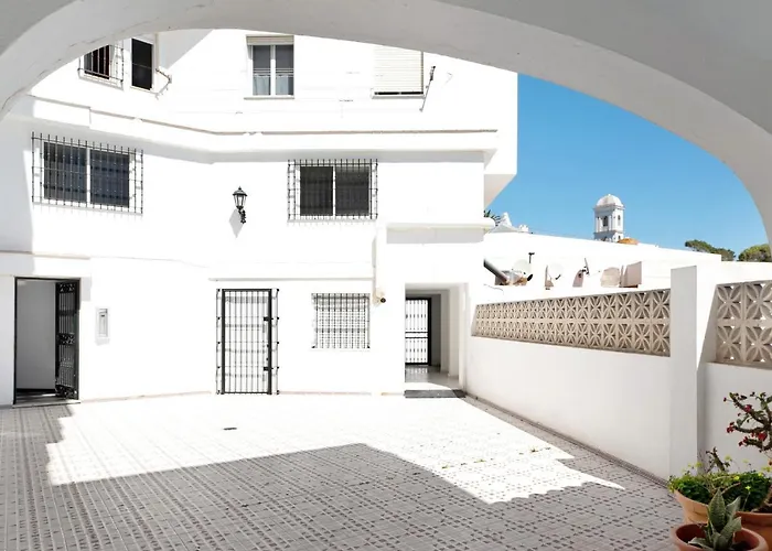 Mercedes Conil De La Frontera